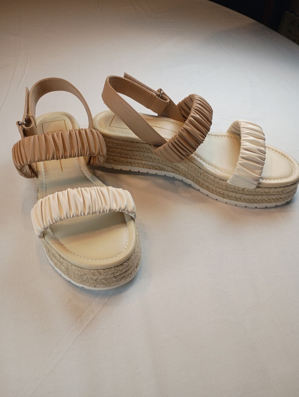 #2090 Womens Two-Tone Ruched Espadrille Platform Sandals - Cream & Tan